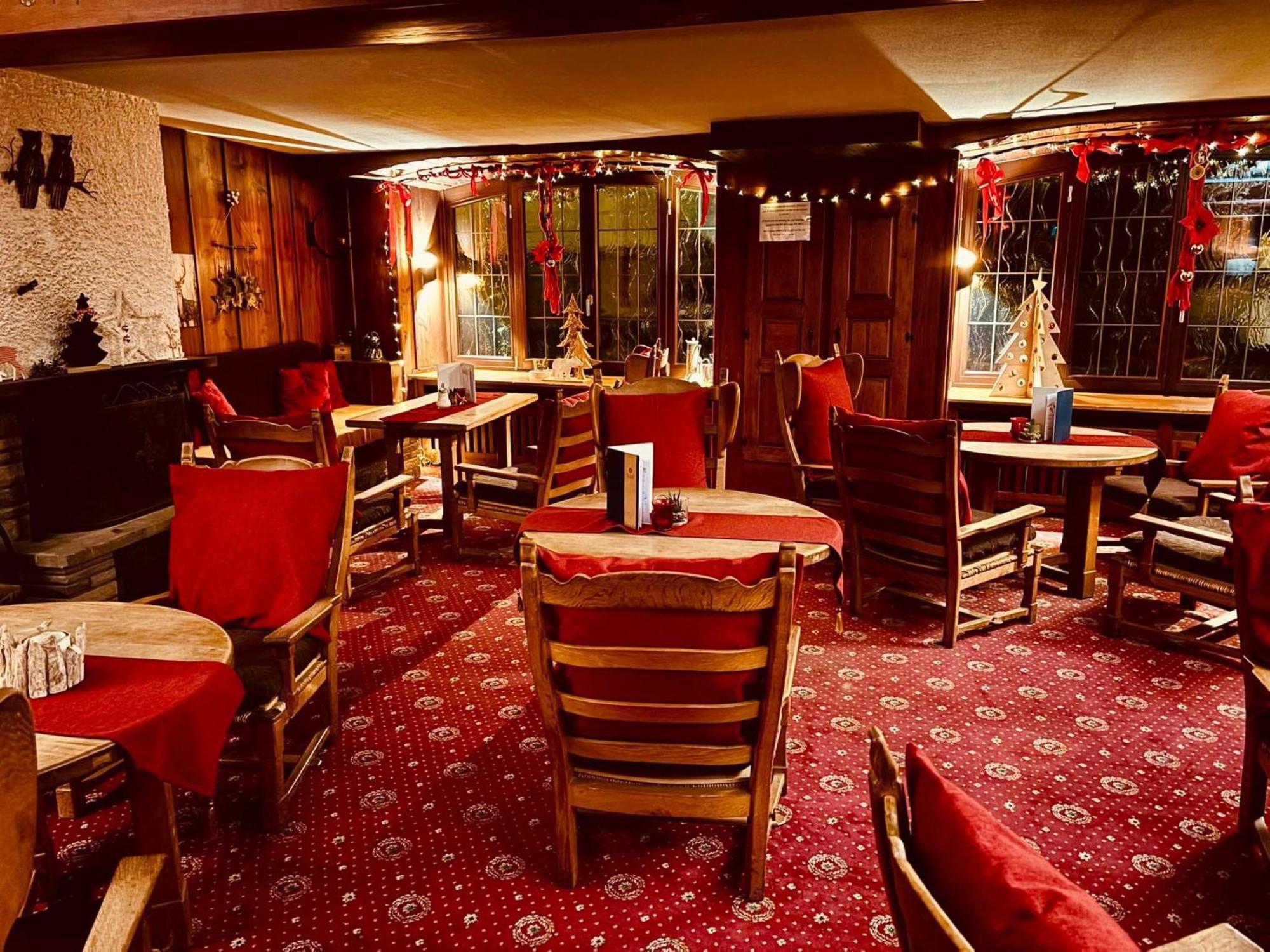 Restaurant Aux Trois Roses Hotel
