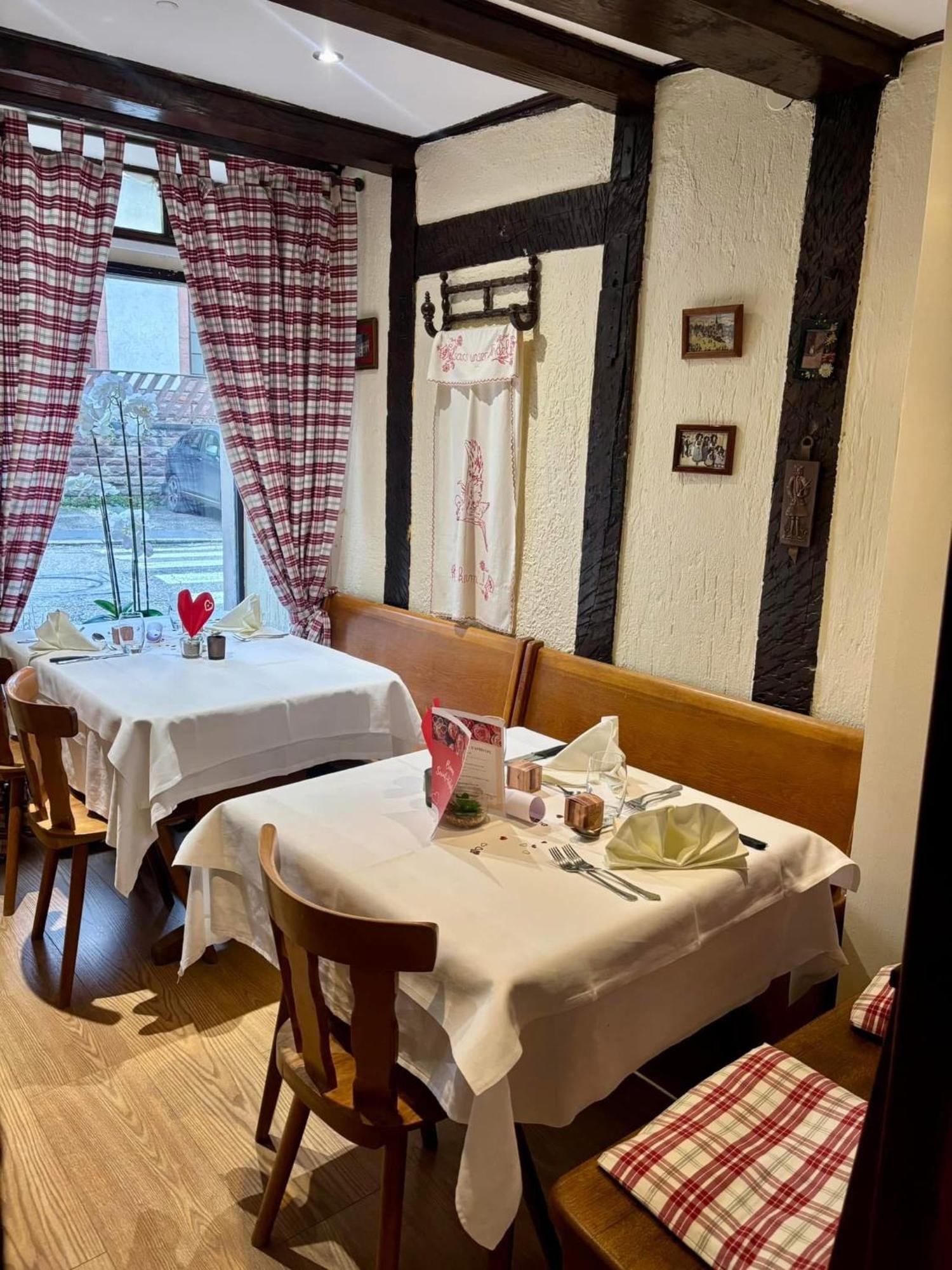 Hotel Restaurant Aux Trois Roses