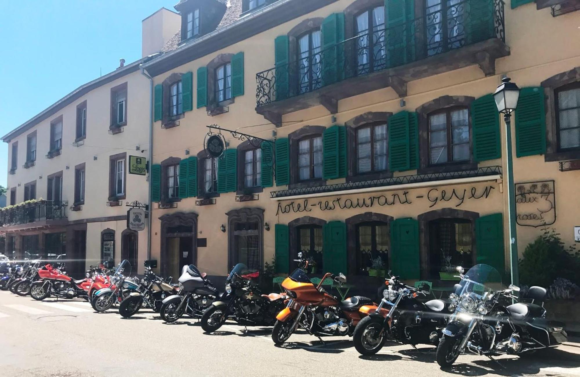 Hotel Restaurant Aux Trois Roses 3*