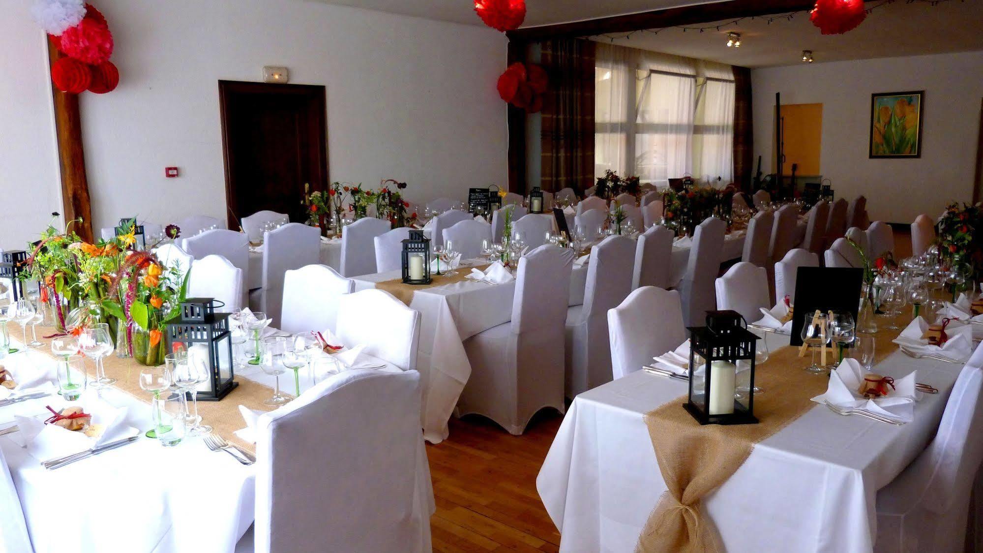 Restaurant Aux Trois Roses Hotel 3*
