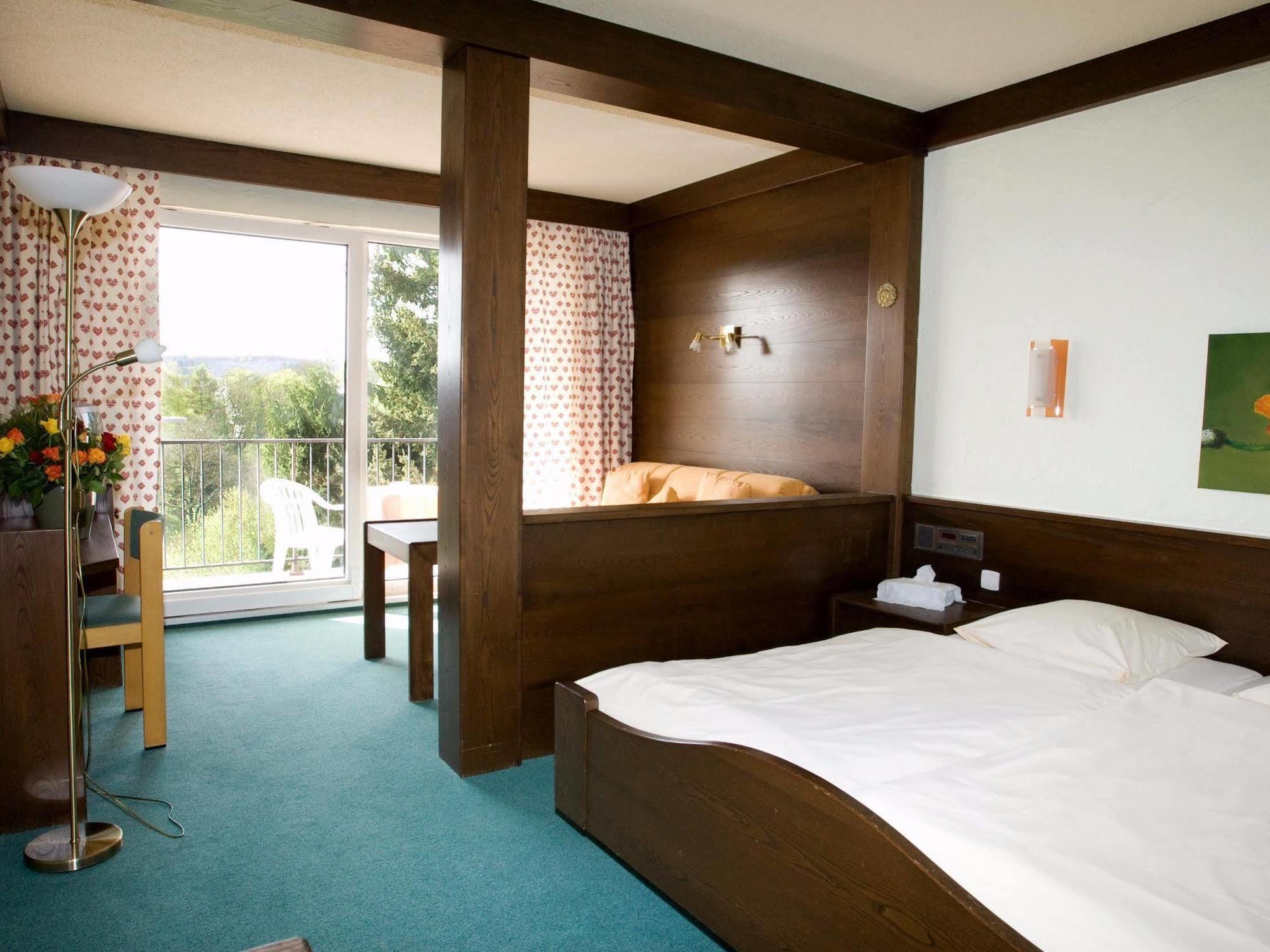 Logis Hotel-restaurant Aux Trois Roses Hotel La Petite-Pierre